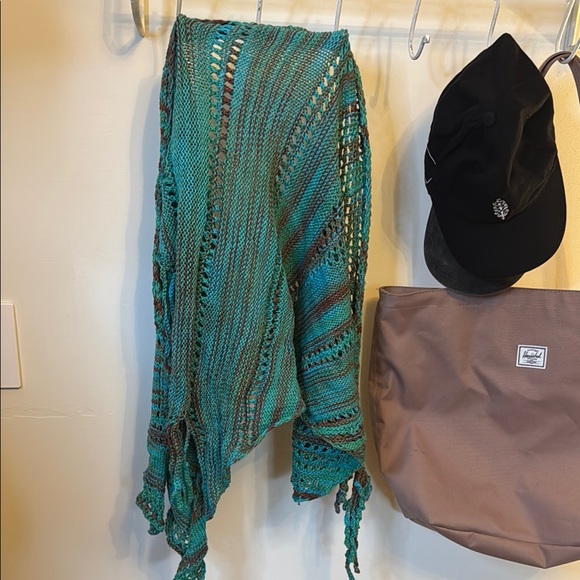 Hand knit Wrap - Picture 1 of 4